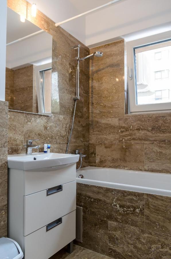 Luxury Apartments Newton By Glam Яш Екстериор снимка